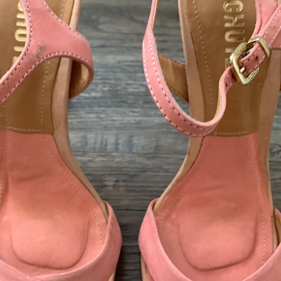 Heels heels for days! - Picture 2 of 5